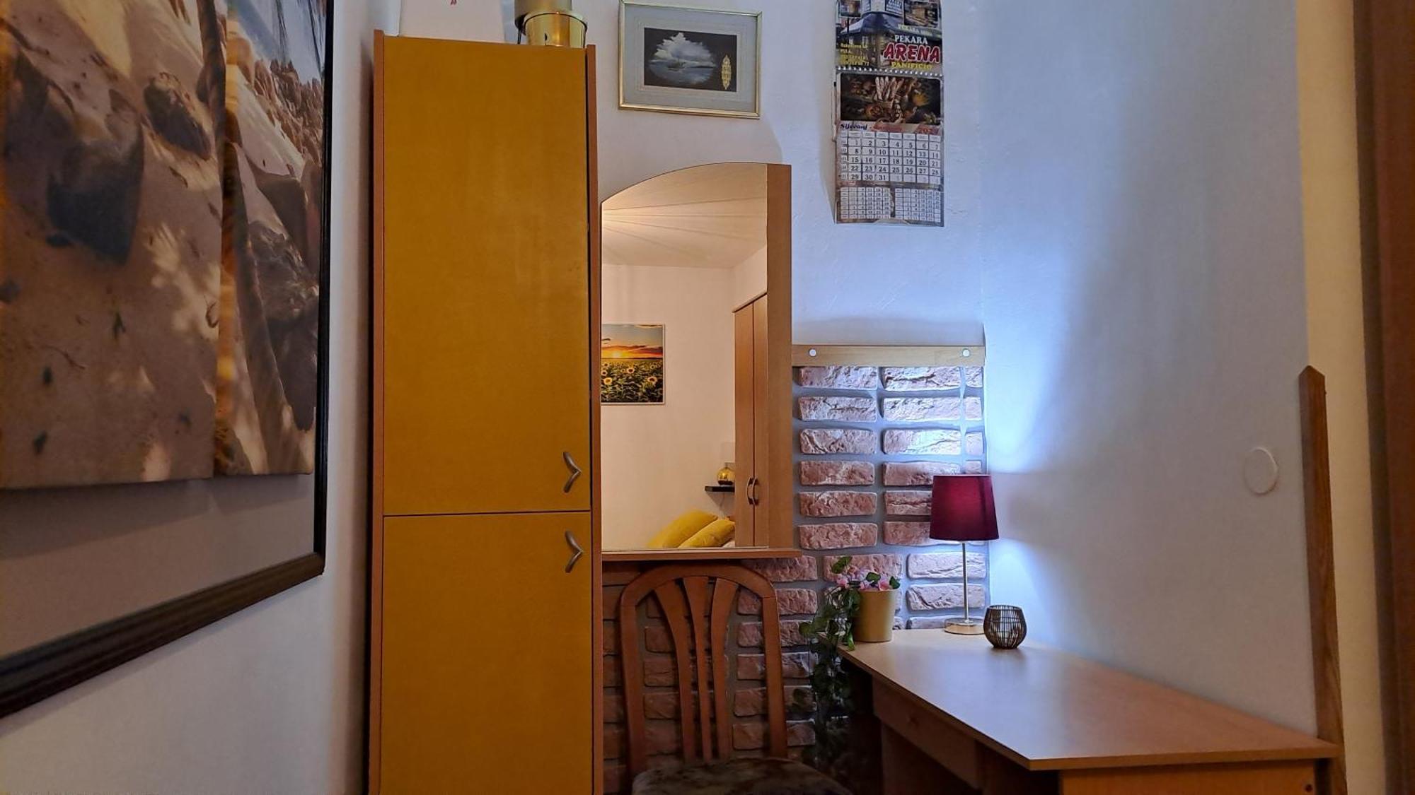 Red Gold Apartment Pola Esterno foto